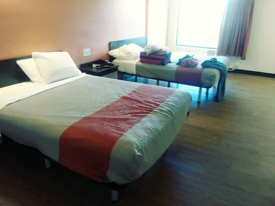Motel 6 New Orleans near downtown — Guest room