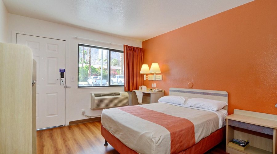 Motel 6 Palm Springs CA East Palm Canyon — Guest room