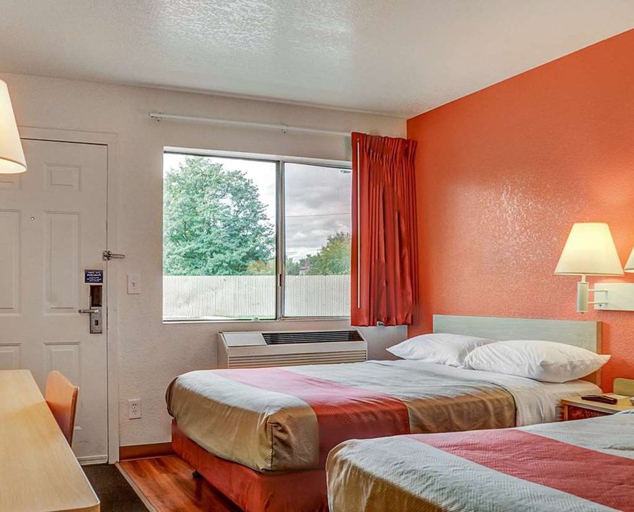 Motel 6 Portland ME — Guest room