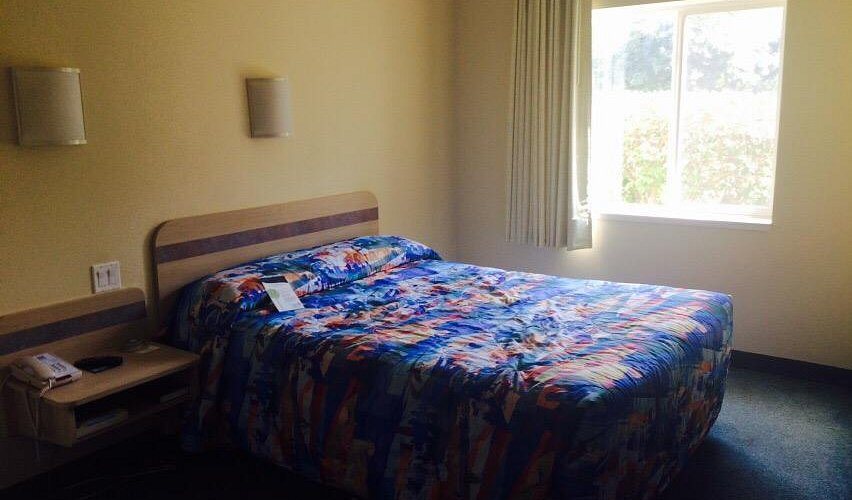 Motel 6 Portland North — Guest room