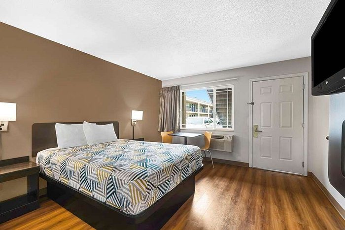 Motel 6 Portland Or Downtown — Guest room