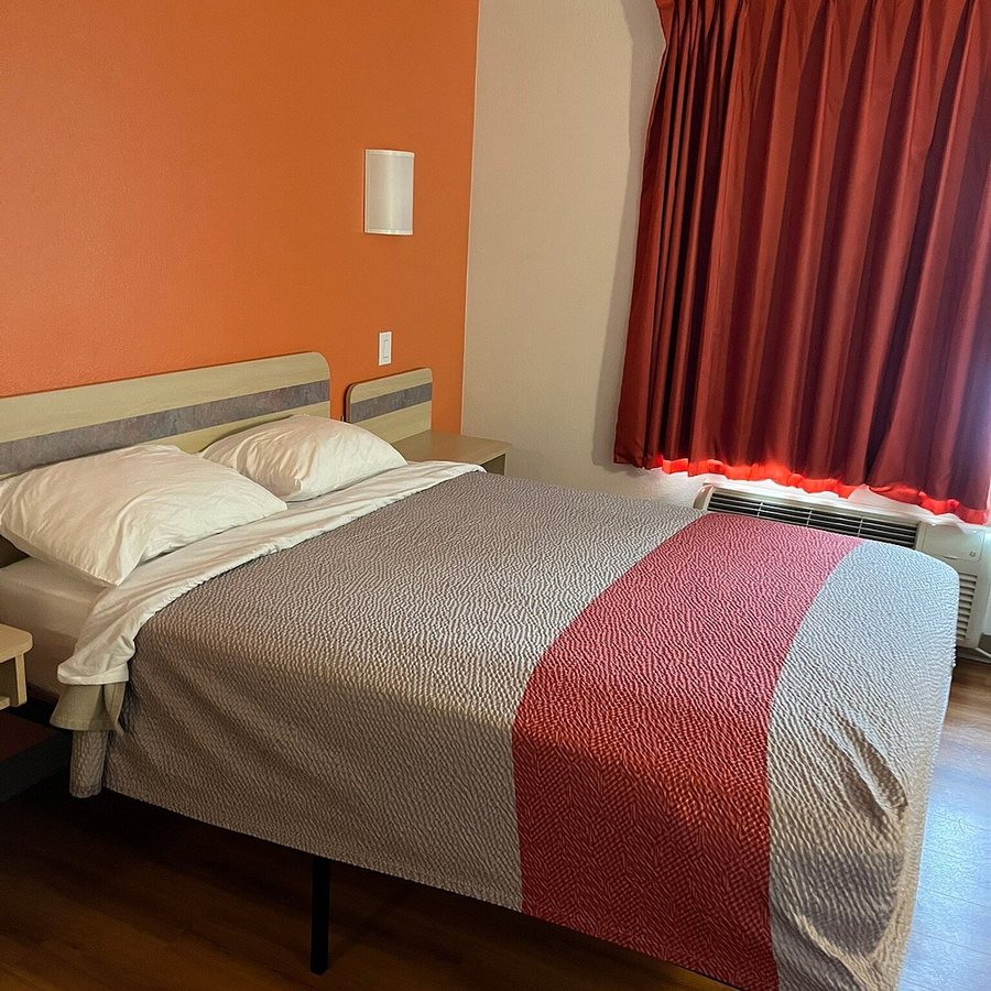 Motel 6 Redmond OR — Guest room