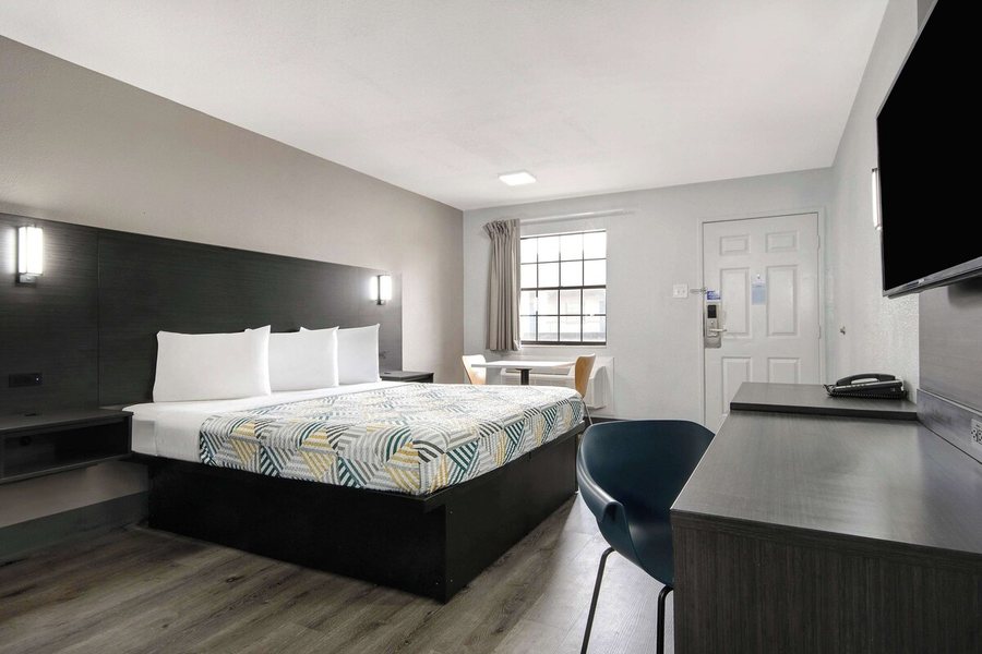 Motel 6 San Antonio TX Northwest Medical Center — Guest room