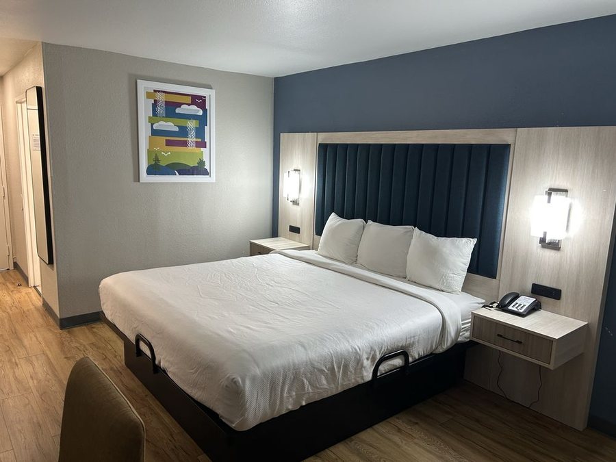 Motel 6 San Antonio TX West SeaWorld — Guest room
