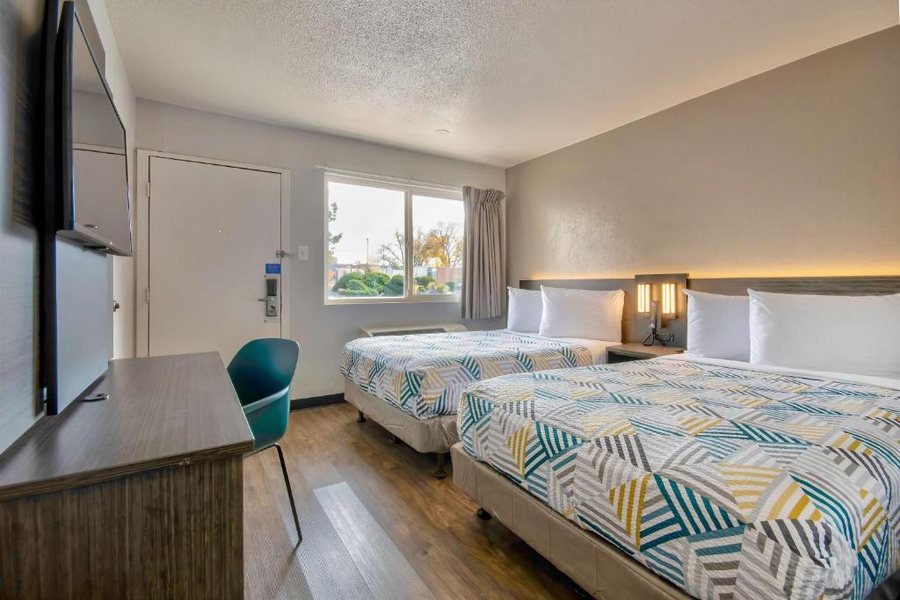 Motel 6 Santa Fe NM Downtown — Guest room