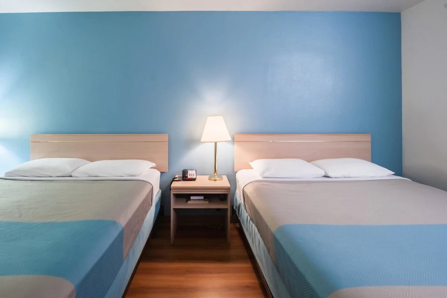 Motel 6 Seaside OR — Guest room