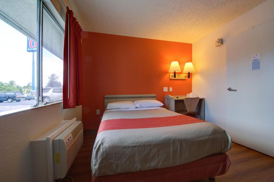 Motel 6 Seattle WA Airport — Guest room