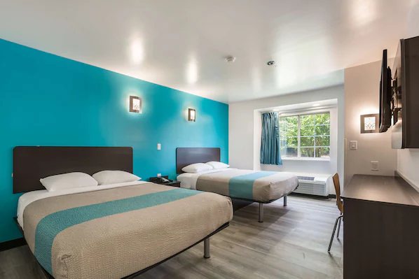 Motel 6 Smyrna GA — Guest room