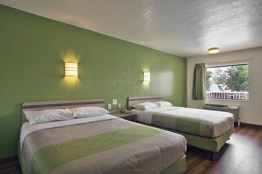 Motel 6 Tallahassee FL Downtown — Guest room