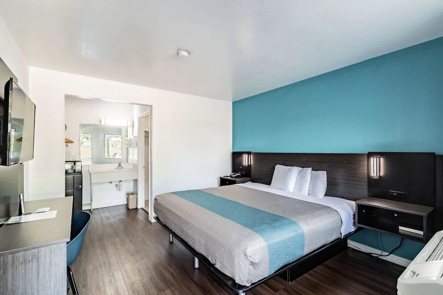 Motel 6 Tampa FL — Guest room