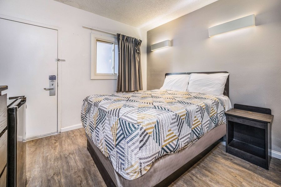 Motel 6 Toms River NJ Near Seaside Heights — Guest room