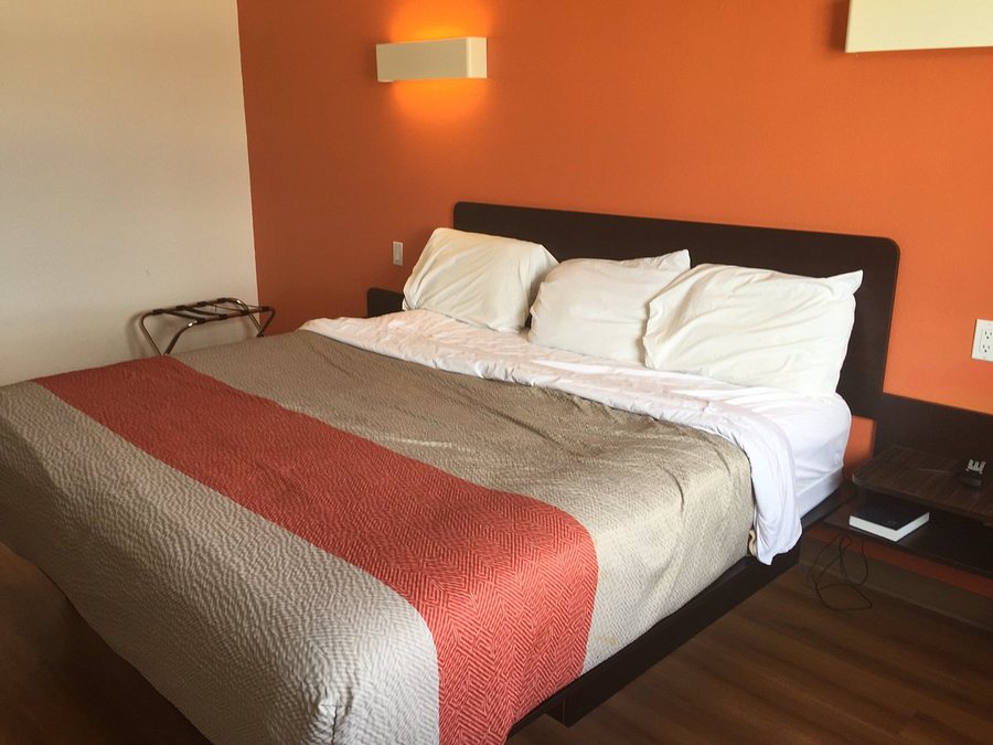 Motel 6 Truth or Consequences — Guest room