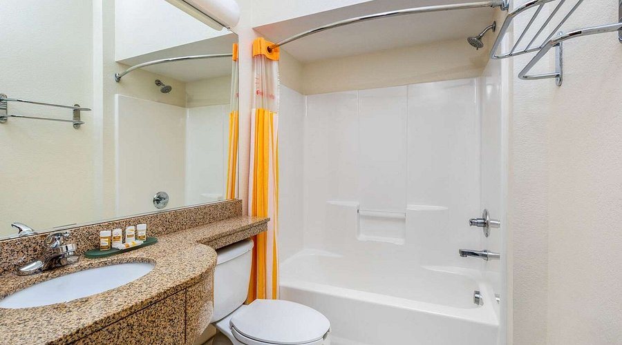 Motel 6 Tulare CA — Bathroom