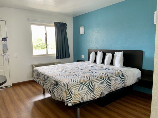 Motel 6 Ventura CA South — Guest room
