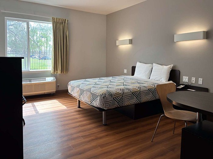 Motel 6 Weslaco TX — Guest room