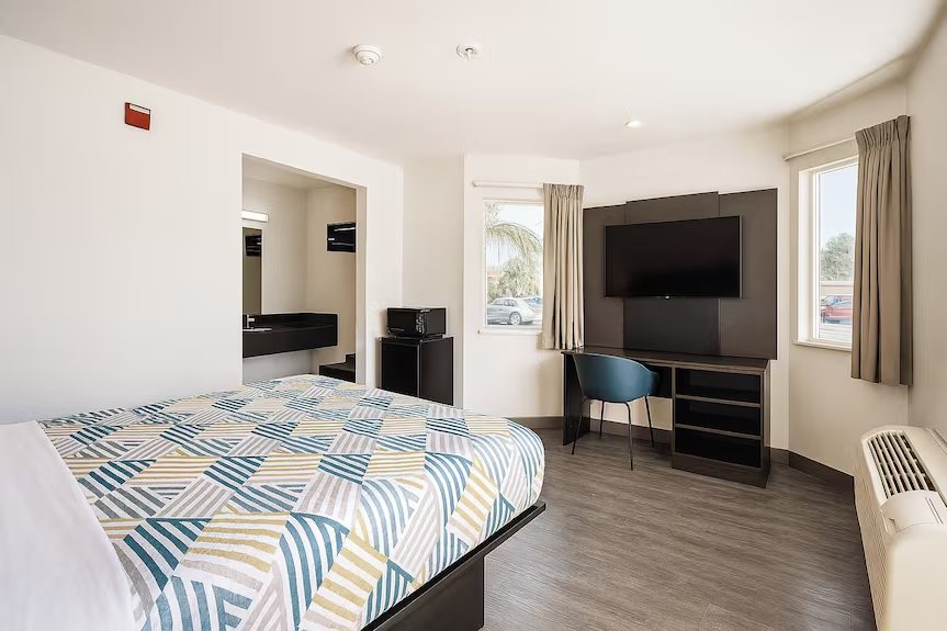 Motel 6 Westminster CA North — Guest room