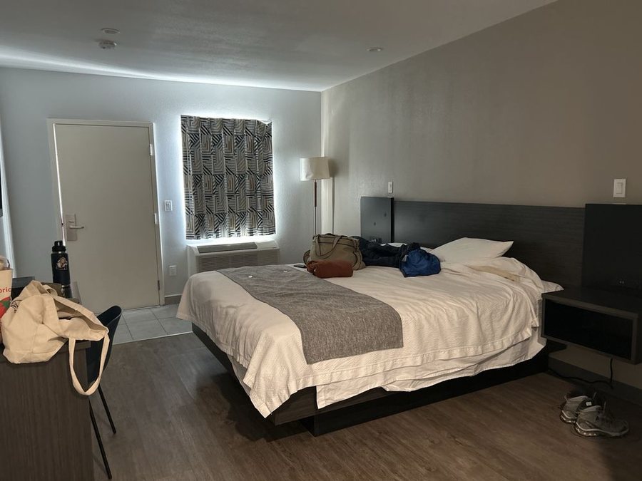 Motel 66 — Guest room