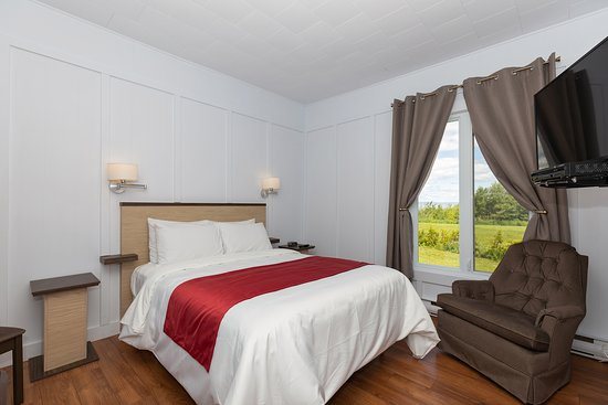 Motel Au Fleuve D Argent Et Chalets — Guest room