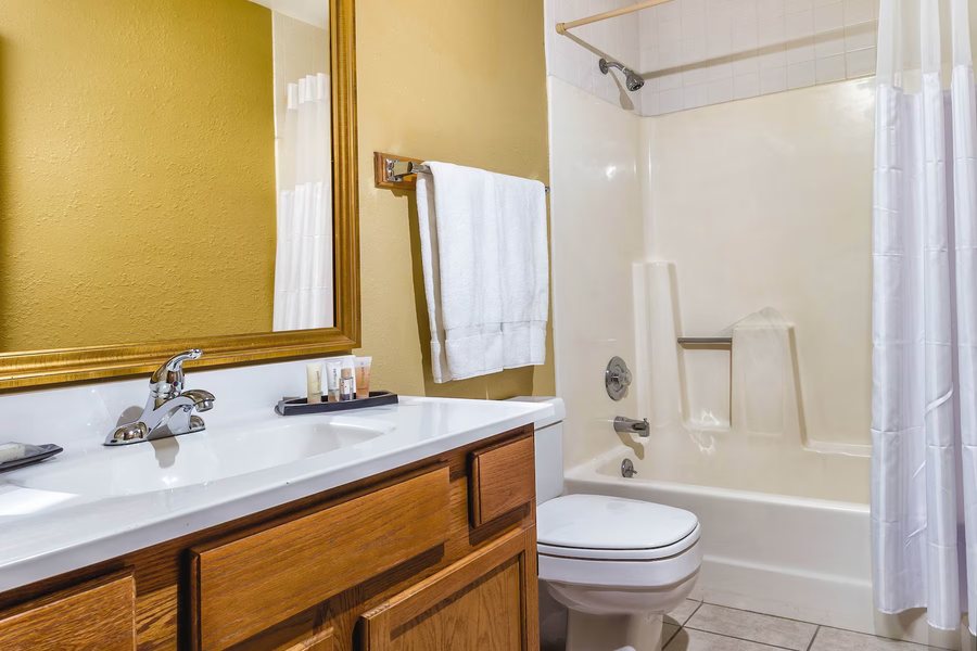 Motel SOCO — Bathroom