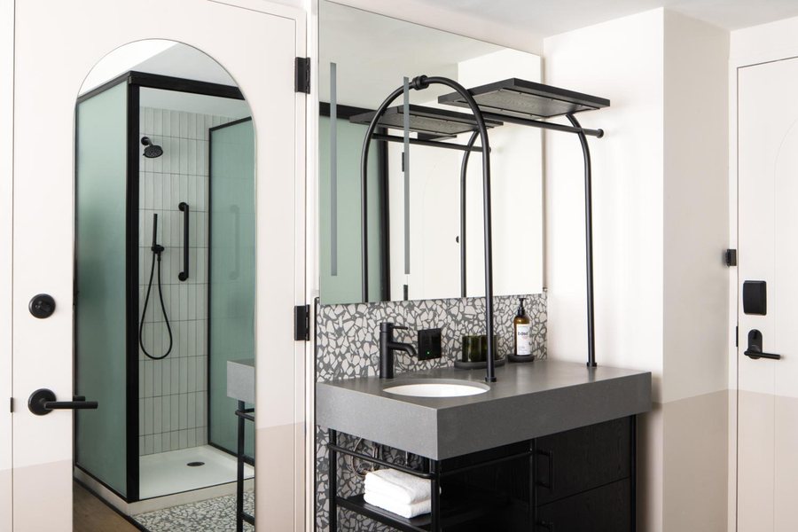 Motto By Hilton New York City Times Square New York City New York — Bathroom