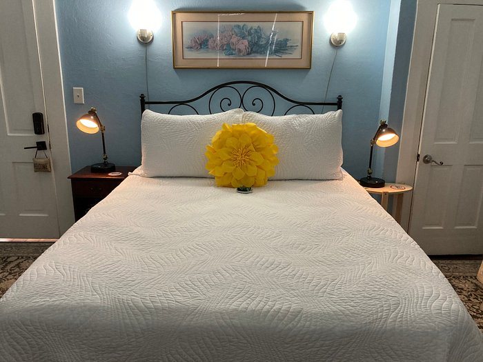Mount Dora Historic Inn — Guest room