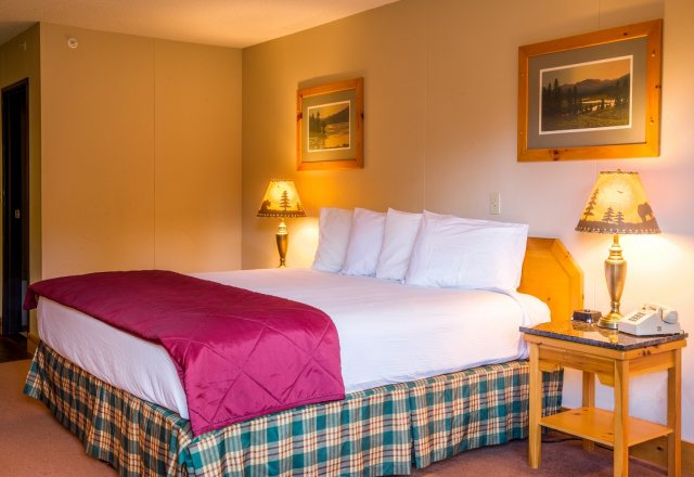 Mount Rushmore Resort Lodge at Palmer Gulch — Guest room