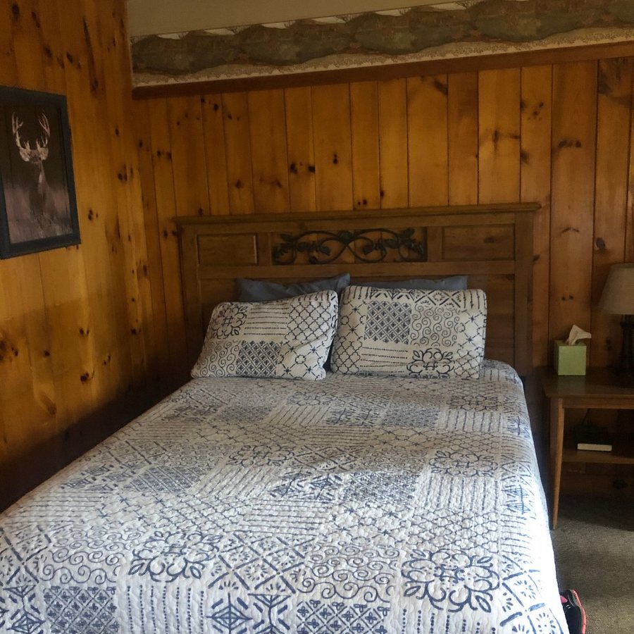 Mountain Brook Lodge — Guest room