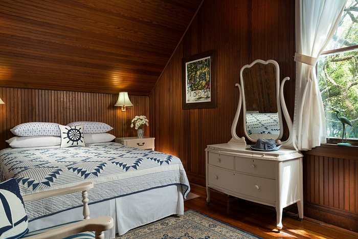 Mountain Magnolia Inn — Guest room