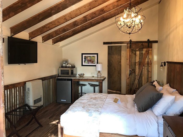 Mountain River Family Campground — Guest room