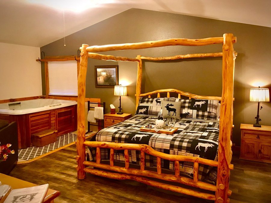Mountain Shadows Resort — Guest room