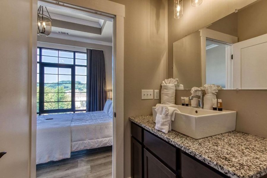 Mountain Shire — Bathroom