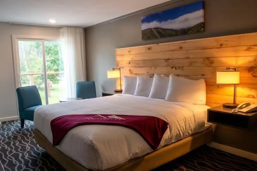 Mountain Sports Inn — Guest room