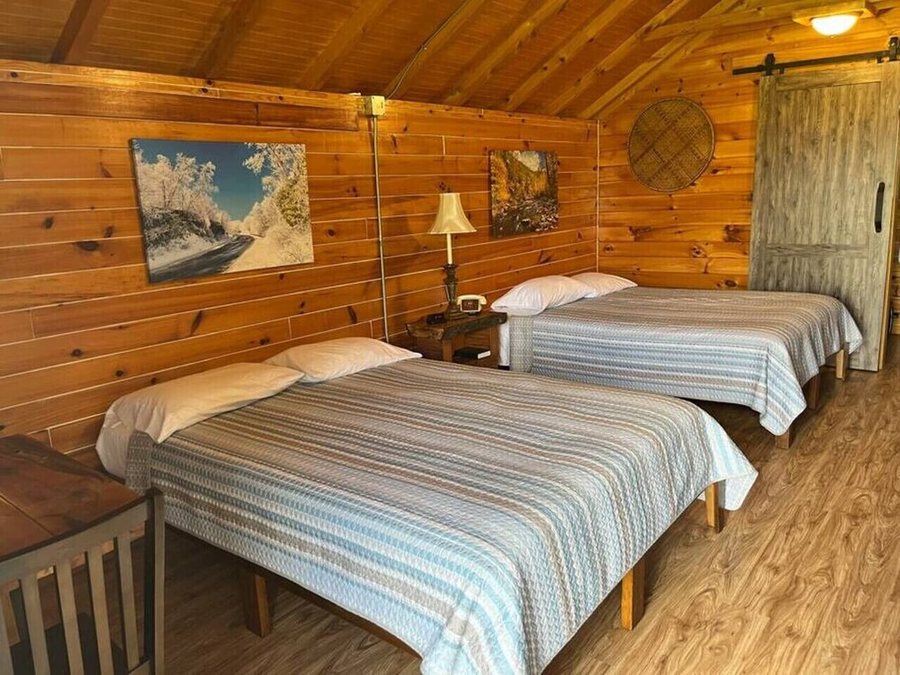 Mountain View Cabins — Guest room