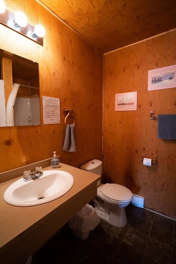 Mountain View Lodge Cabins — Bathroom