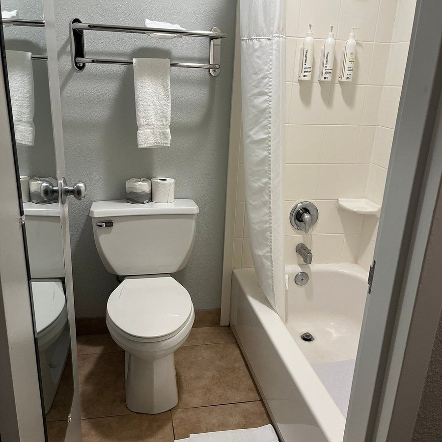 Mountain View Lodge — Bathroom