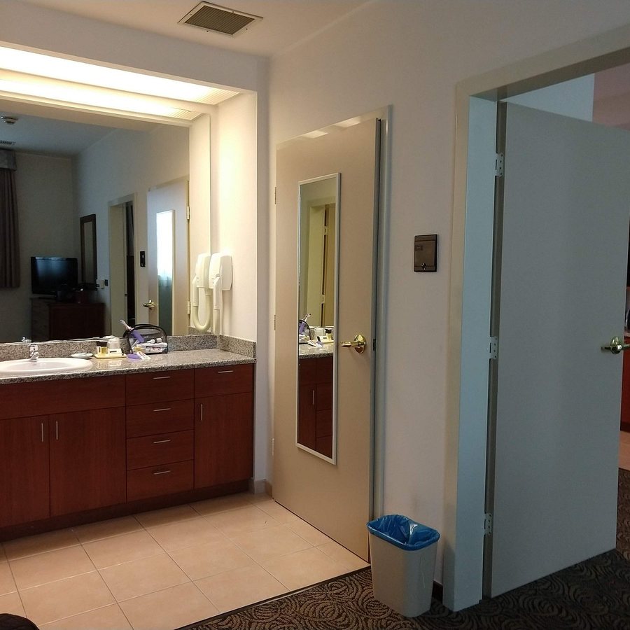 Mountain View Lodge — Bathroom