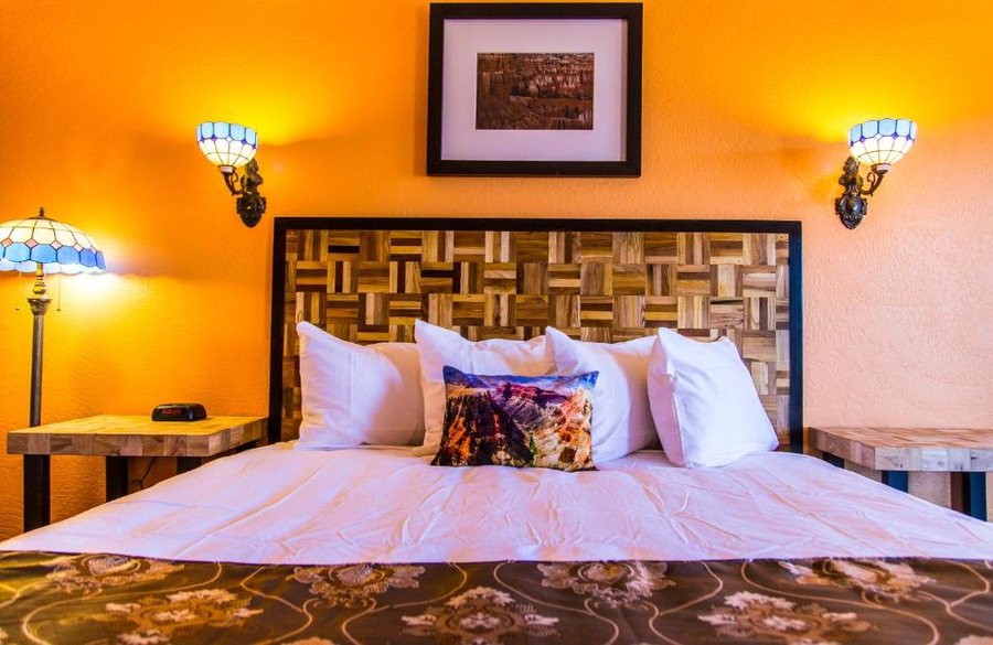 Mountain View Lodge — Guest room