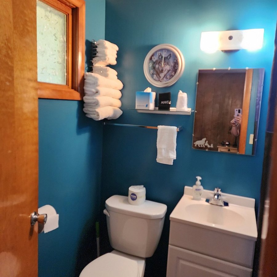 Mountain View Lodges — Bathroom