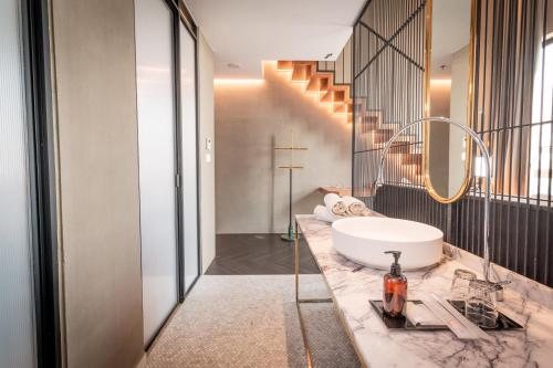 MOV Hotel Kuala Lumpur Wilayah Persekutuan — Bathroom