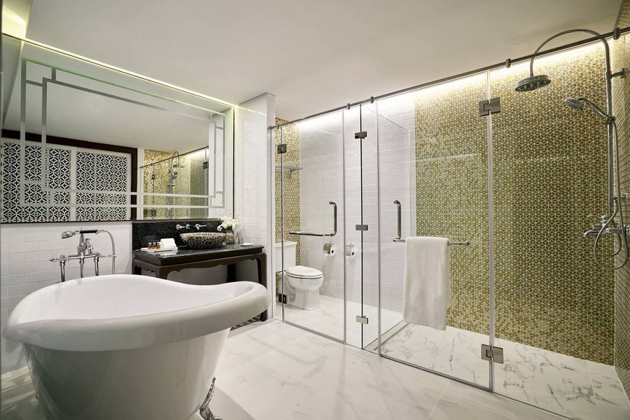 Movenpick Myth Hotel Patong Phuket — Bathroom