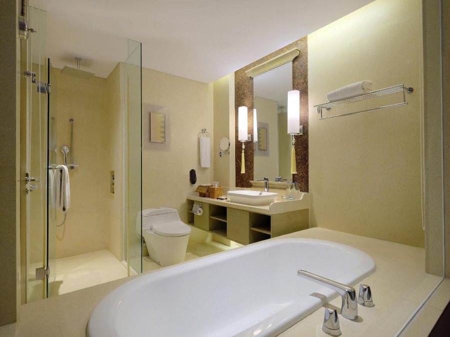 Movenpick Resort Spa Jimbaran Bali — Bathroom