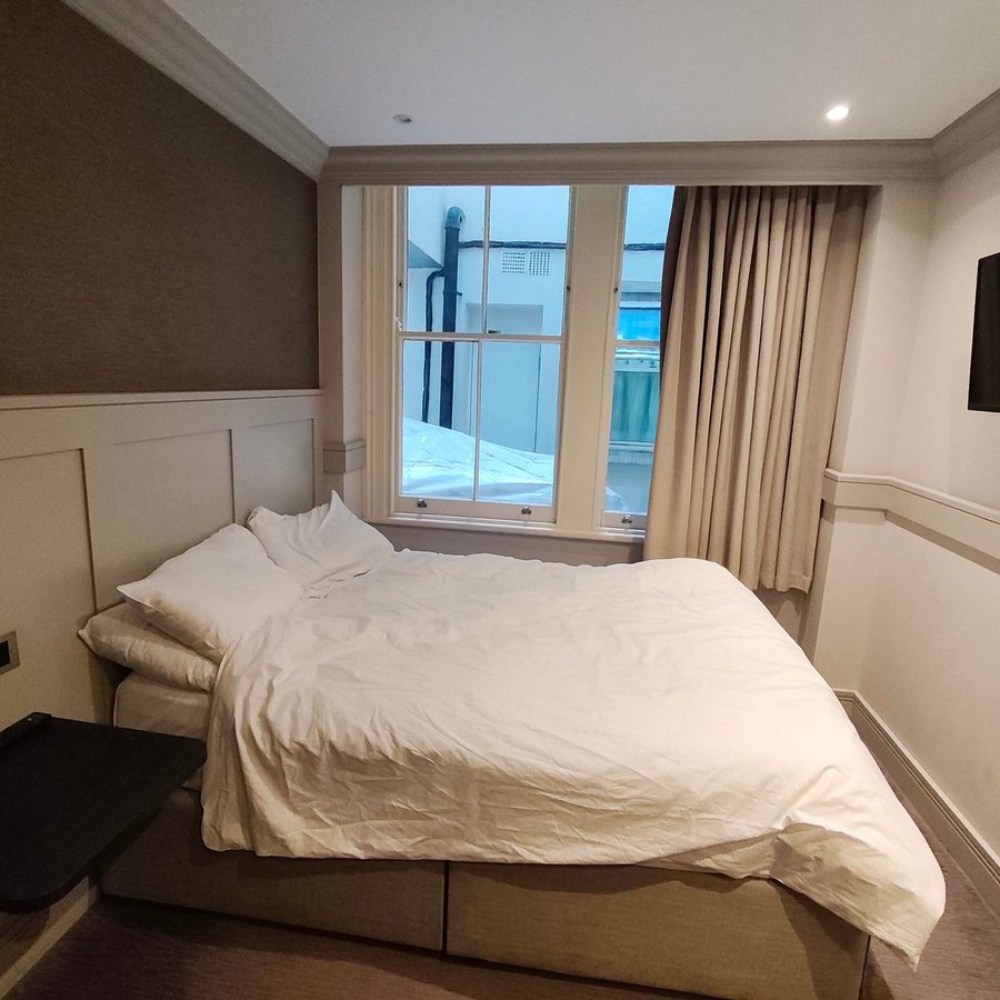 Mowbray Court Hotel — Guest room