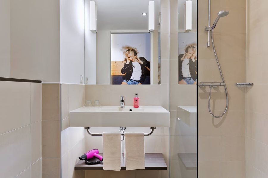 Moxy Amsterdam Houthavens — Bathroom
