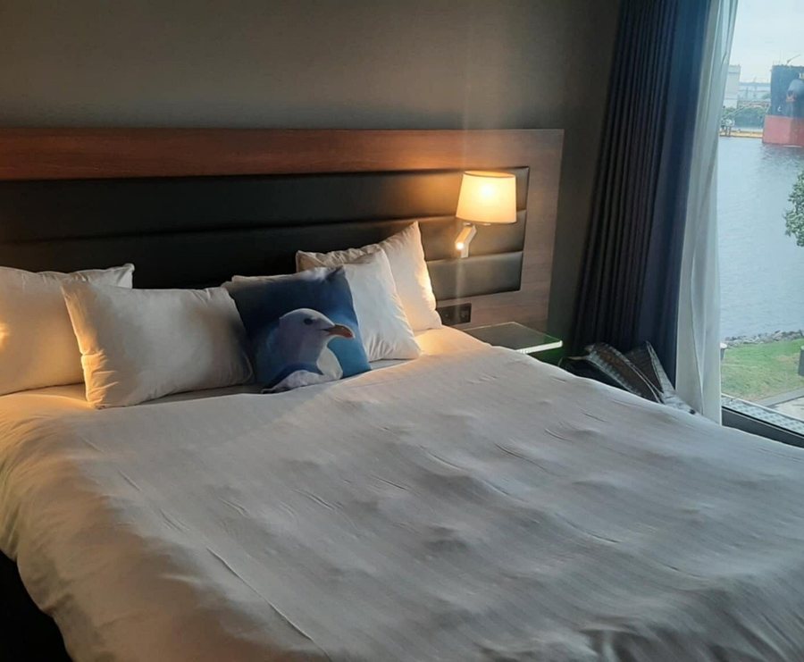 Moxy Amsterdam Houthavens — Guest room