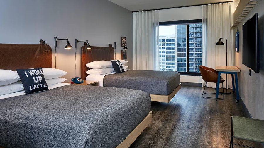 Moxy Atlanta Downtown — Guest room