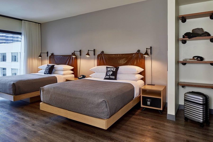 Moxy Atlanta Midtown — Guest room
