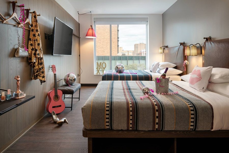 Moxy Austin University — Guest room