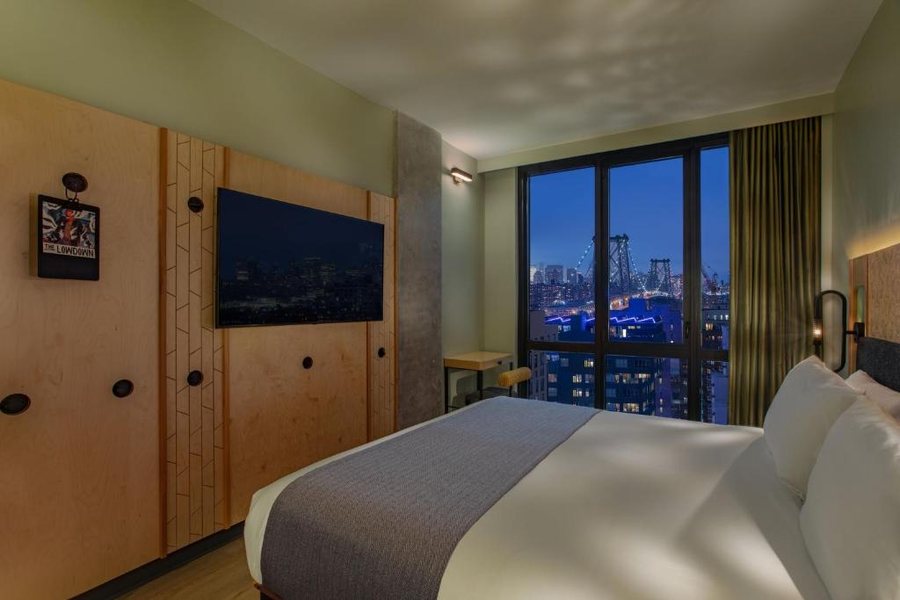 Moxy Brooklyn Williamsburg — Guest room