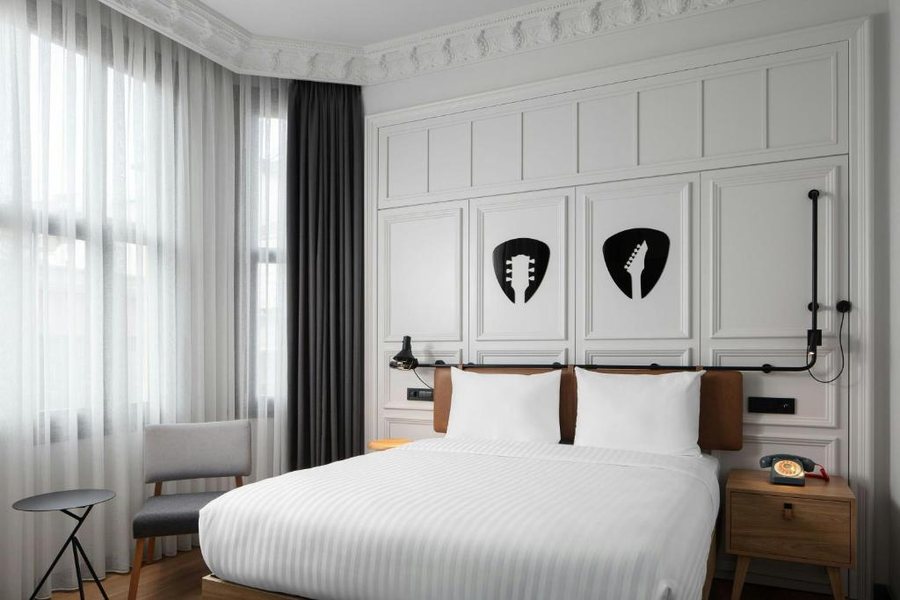 Moxy Istanbul Taksim Istanbul — Guest room