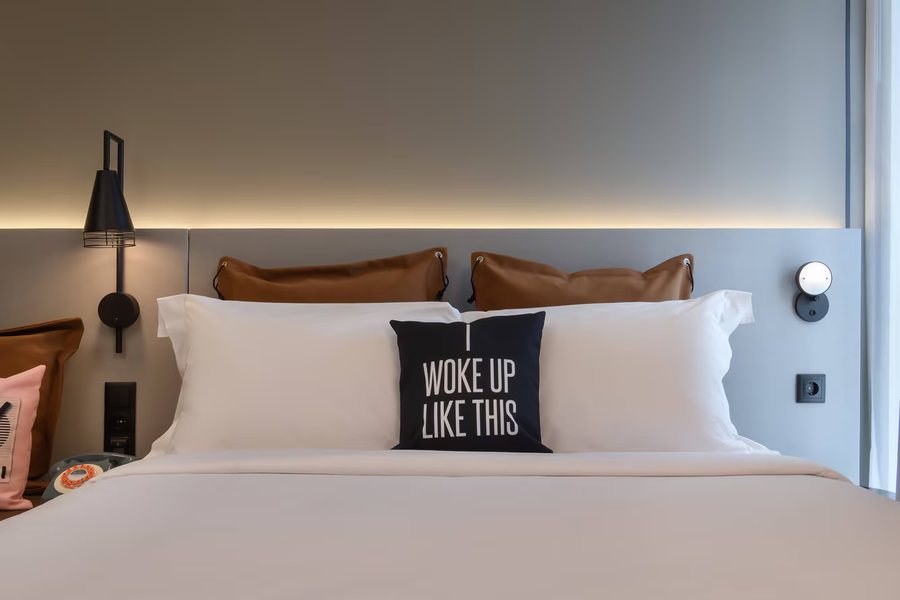 Moxy Lisboa Oriente — Guest room